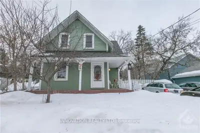 412 DONALD B MUNRO Drive, Carp - Huntley Ward, ON K0A 1L0