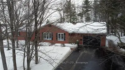 49 MURPHY Road, Petawawa, ON K8H 1W8