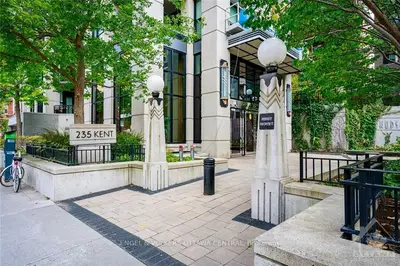 235 KENT Street 1413, Ottawa Centre, ON K2P 1Z9