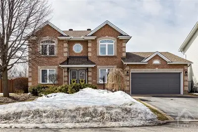 41 HERITAGE GROVE Crescent, Stittsville - Munster - Richmond, ON K2S 1R2