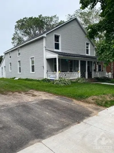 28 Bedford Street, Westport, On K0g 1x0