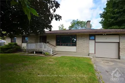15 Pritchard Drive, South Of Baseline To Knoxdale, On K2g 1b2