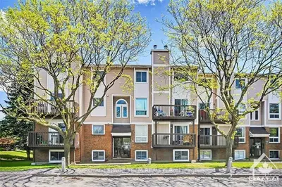 540 FENERTY Court 7, Kanata, ON K2L 3B1