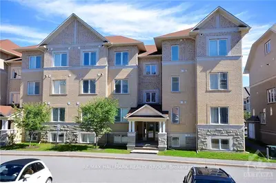 304 Paseo 7, South Of Baseline To Knoxdale, On K2g 4n7