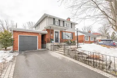 2102 BLACK FRIARS Road, Carlingwood - Westboro and Area, ON K2A 3K5