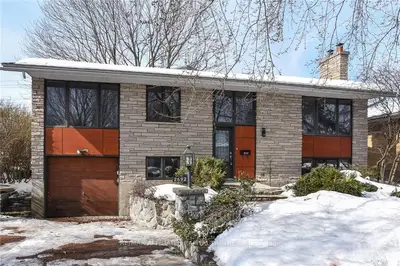 2692 FLANNERY Drive, Billings Bridge - Riverside Park and Area, ON K1V 8M2