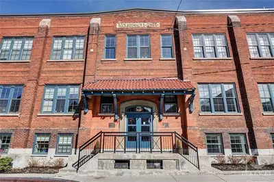 19 MELROSE Avenue 203, West Centre Town, ON K1Y 1T8
