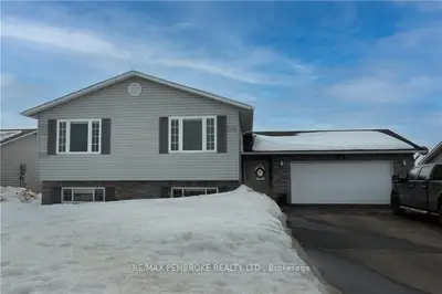 22 MORNING STAR Street, Petawawa, ON K8H 0A1