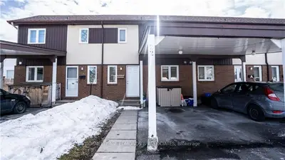 22 LOVELL Lane, Bells Corners and South to Fallowfield, ON K2H 9B6