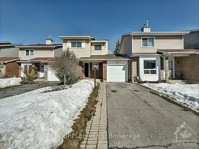 40 FAIR OAKS Crescent, South of Baseline to Knoxdale, ON K2G 4W5