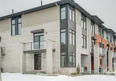 224 HAWKMERE Way, Blossom Park - Airport and Area, ON K1T 0R5