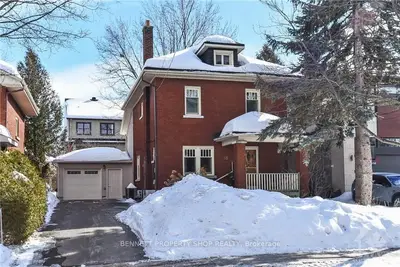 38 IONA Street, Tunneys Pasture and Ottawa West, ON K1Y 3L7