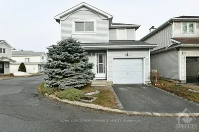 3017 VICTORIA HEIGHTS Crescent, Blossom Park - Airport and Area, ON K1T 3M8