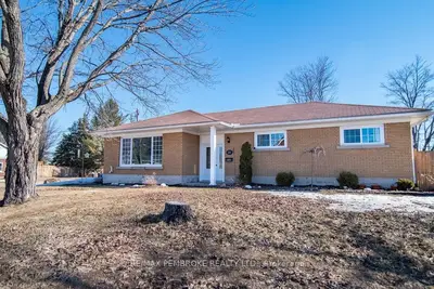 16 Mary Street, Petawawa, On K8h 1r7
