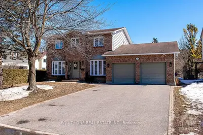 58 BENNETT Street, Hunt Club - Windsor Park Village and Area, ON K1V 9L4