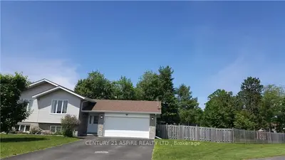 40 EDITH Street, Petawawa, ON K8H 0B5