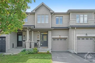 107 HAWKESWOOD Drive, Blossom Park - Airport and Area, ON K4M 0C1