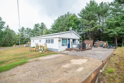 29 SHADY PINE Lane, Laurentian Hills, ON K0J 1J0