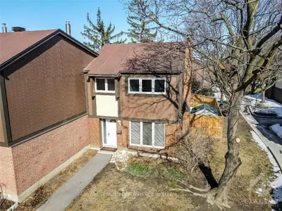 2111 MONTREAL Road 63, Beacon Hill North - South and Area, ON K1J 8M8