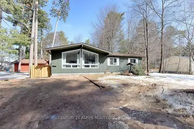 8 NORTH Street, Petawawa, ON K8H 2R1