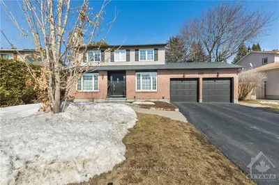 220 ANGLEHART Avenue, Orleans - Cumberland and Area, ON K1E 2V8