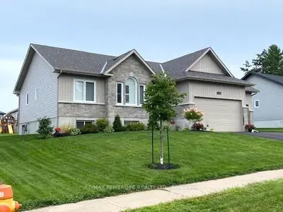 18 NICK Street, Petawawa, ON K8H 0C2