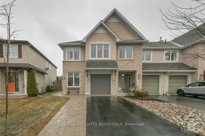 319 HORSESHOE Crescent, Stittsville - Munster - Richmond, ON K2S 0B6