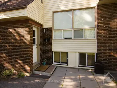 23 FORESTER Crescent A, Bells Corners and South to Fallowfield, ON K2H 8Y1