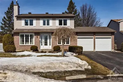 250 PARK GROVE Drive, Orleans - Cumberland and Area, ON K1E 2T1