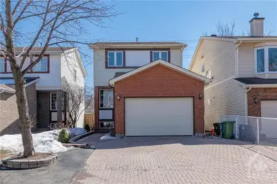28 NEWPORT Crescent, Hunt Club - South Keys and Area, ON K1T 3M2