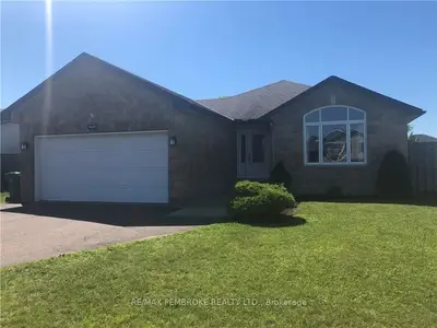1015 LIMESTONE Trail, Petawawa, ON K8H 0A6