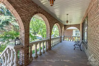 904 GREENBRIAR Avenue, Mooneys Bay - Carleton Heights and Area, ON K2C 3L1