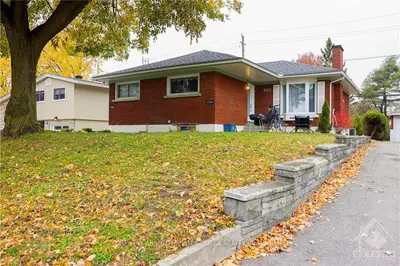 1132 CLINE Crescent B, Belair Park - Copeland Park and Area, ON K2C 2P2
