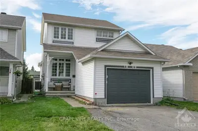 1940 SUNLAND Drive, Orleans - Cumberland and Area, ON K4A 3T3