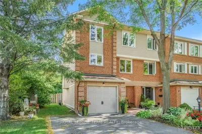 19 ARBORDALE Street, South of Baseline to Knoxdale, ON K2G 5C7