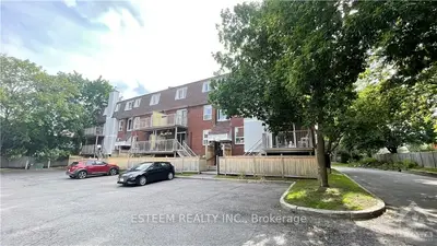 3064 COUNCILLORS Way H, Blossom Park - Airport and Area, ON K1T 2S8