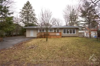 13 ELLERY Crescent, Bells Corners and South to Fallowfield, ON K2H 6M5
