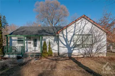 145 ANNA Avenue, Carlington - Central Park, ON K1Z 7T8