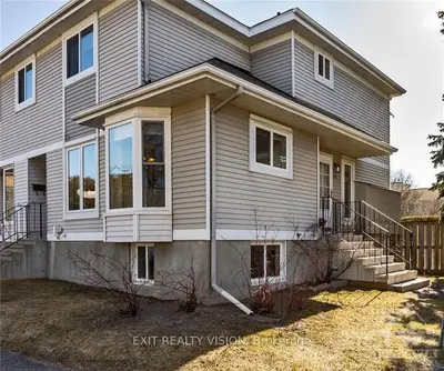 107 Mcdermot Court 58, Kanata, On K2l 3v2