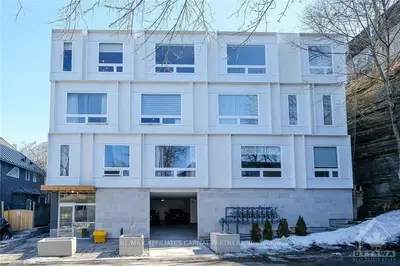 22 PERKINS Street 402, West Centre Town, ON K1R 7G5