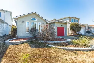 1686 SUNVIEW Drive, Orleans - Convent Glen and Area, ON K1C 7M8