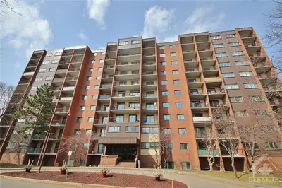 2630 SOUTHVALE Crescent 108, Elmvale Acres and Area, ON K1B 4S8