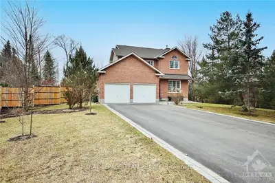 1517 BLACK STALLION Way, Greely - Metcalfe - Osgoode - Vernon and Area, ON K4P 1P2
