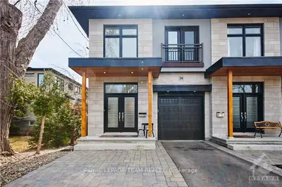 38 Sunnymede Avenue, Tunneys Pasture and Ottawa West, ON K1Y 2L3