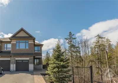 156 WOODHURST Crescent, Stittsville - Munster - Richmond, ON K2S 2G4
