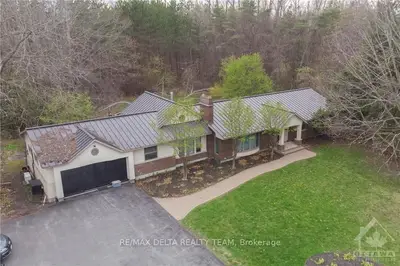 1823 RICHARDSON SIDE Road, Carp - Huntley Ward, ON K0A 1L0