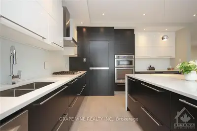350 BERKLEY Avenue, Carlingwood - Westboro and Area, ON K2A 2G7