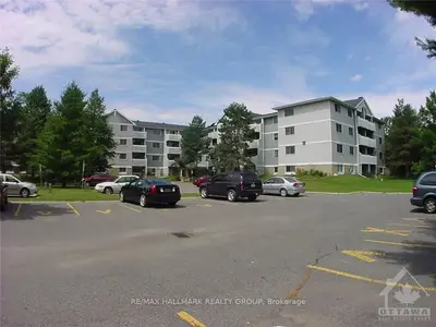 212 VIEWMOUNT Drive 201, Cityview - Parkwoods Hills - Rideau Shore, ON K2E 7X2