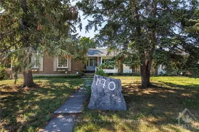 170 Duford Street, Vanier And Kingsview Park, On K1l 6z8