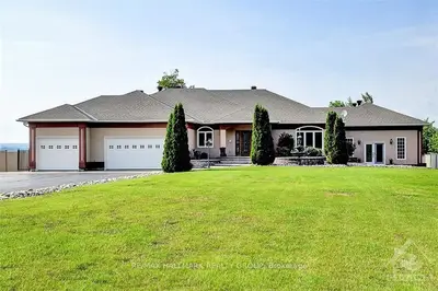 3819 OLD HIGHWAY 17 Road, Clarence-Rockland, ON K4K 1W2
